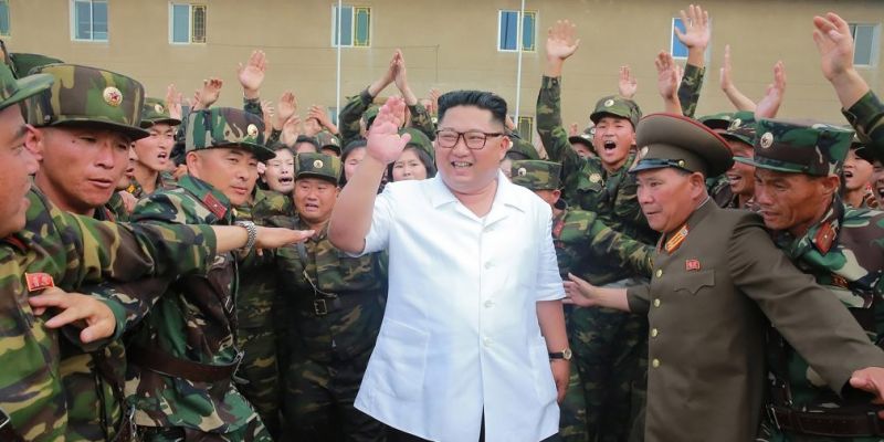 Ким Чен Ын посетил воинскую часть на Lada Priora