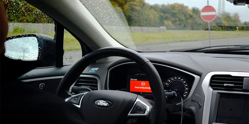Ford Focus 4 подскажет водителям о выезде на «встречку»