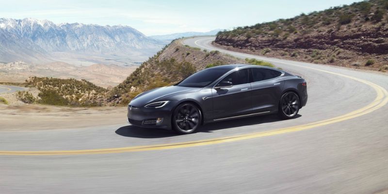 Машина tesla фото