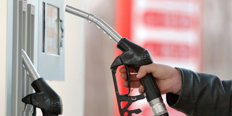 Минфин назвал эффективную меру сдерживания роста цен на бензин