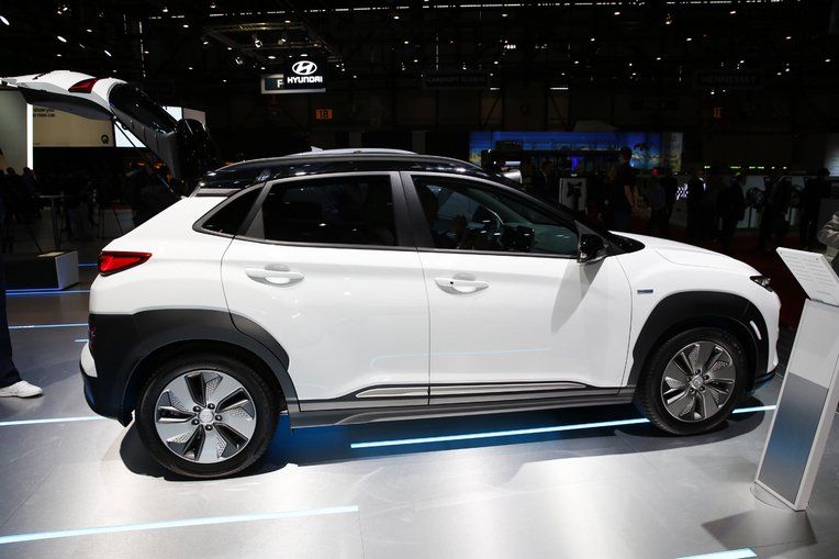 Автомобильные награды «обрушились» на Hyundai Kona Electric