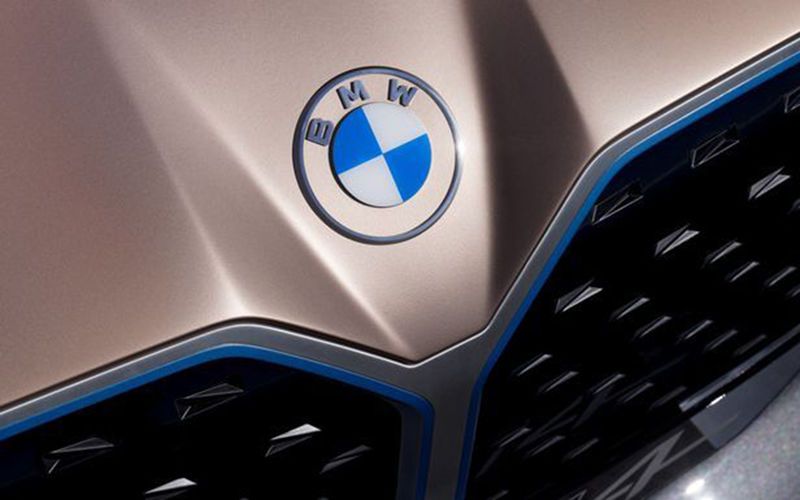 На автомобилях BMW появится новый знак