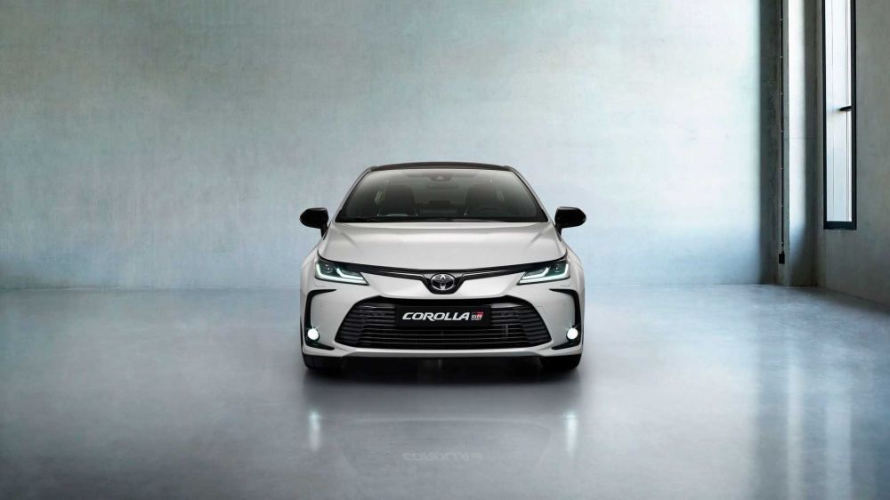 Toyota Corolla GR Sport появится в России в 2021 году 