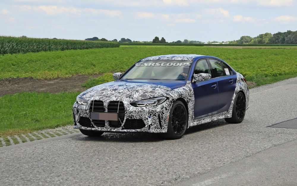 Фото новой BMW M3 в минимальном камуфляже