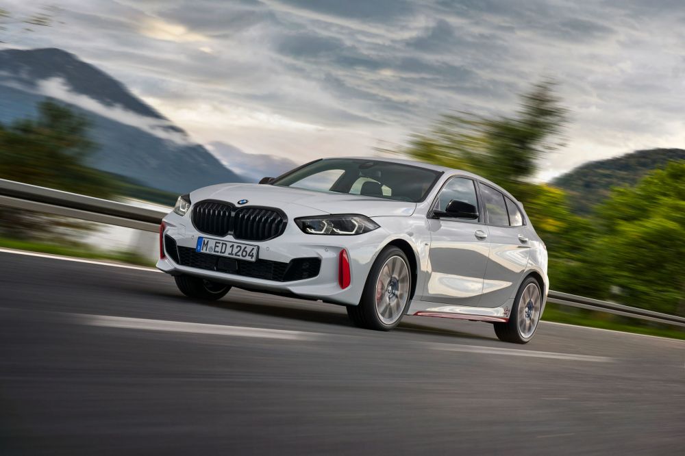 Новинка от BMW с передним приводом