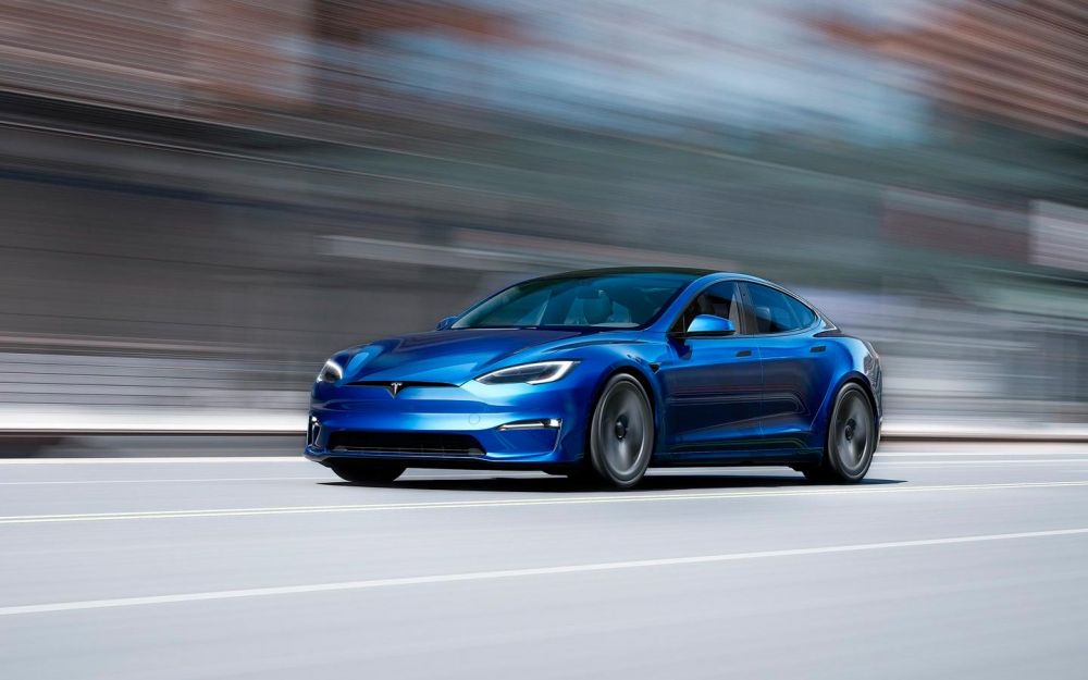 Tesla отзовет 579 тыс. электромобилей из-за их бесшумности