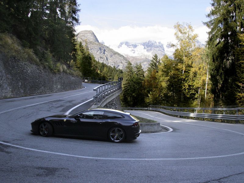 Ferrari Авилон протестирует полноприводную Ferrari на горных серпантинах