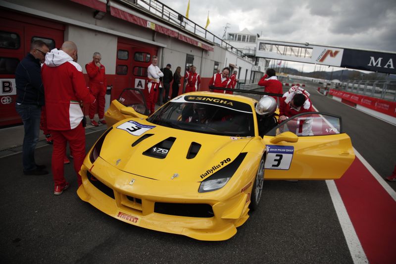 Клиенты АВИЛОН впервые протестируют болид Ferrari 488 Challenge в Италии