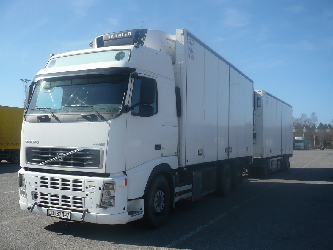 Грузовик 15 тонн. Volvo fh12 рефрижератор. Вольво FH 15 тонник. Volvo 10 тонник рефрижератор. Volvo fh12 15 тонн.