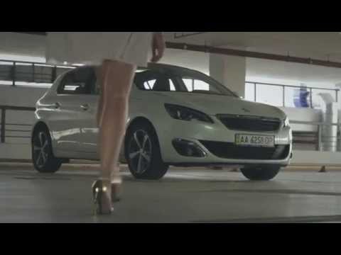 Блондинка за рулём: тест-драйв Нового Peugeot 308