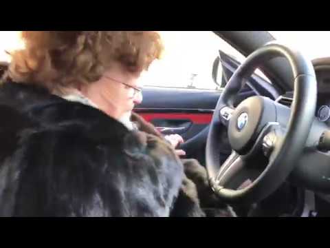 Бабуля за рулём BMW M4