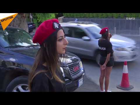 Девушки-полицейские Ливана переоделись в шорты