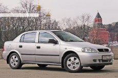 Chevrolet Viva Несмотря на то что в Европе Оpel Astra 1998 года уже сменил преемник, во многих других уголках мира его конвейерная жизнь еще далека до завершения, а в России под именем Chevrolet Viva он и вовсе получил второе рождение