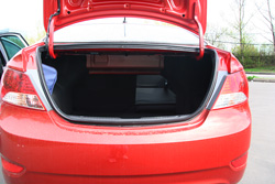 Багажник Solaris меньше, чем у Polo, в добавок, у Соляриса мешаются усилители кузова