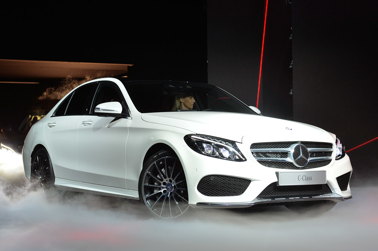 Толстый мерин. Mercedes c class 2014. Mercedes-Benz c-class 2014. Mercedes-Benz c-class 2015. Белый Мерседес Бенц с класс 2023.