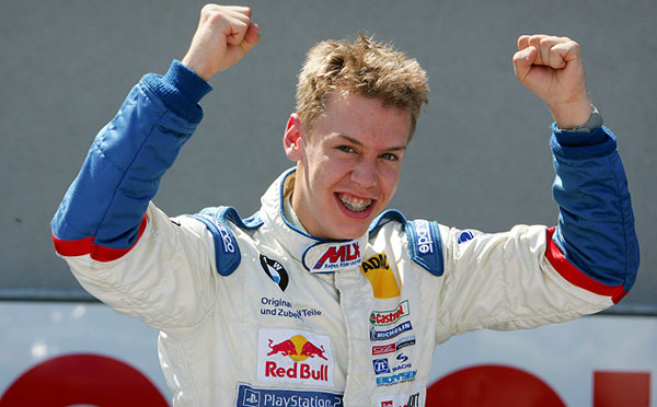 Себастьян сходу стал «Новичком года», заняв второе место в чемпионате, а в 2004 году выиграл титул, поставив абсолютный рекорд Формулы-BMW: 18 побед из 20 и 387 очков при 400 возможных.