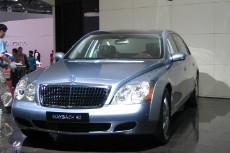 Maybach 62. В первый же день я встретил такой автомобиль на улице. Корейцы знают толк в роскоши